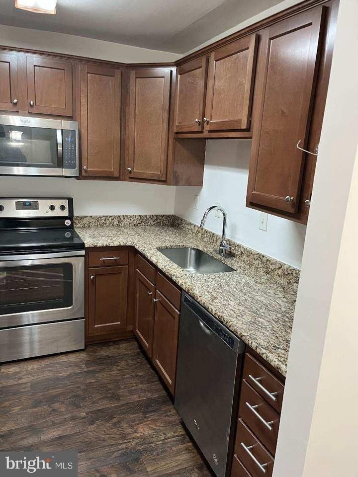 5416UNIT Valley Green Dr Unit 10a5 #10A5 - Photo 4 of 16