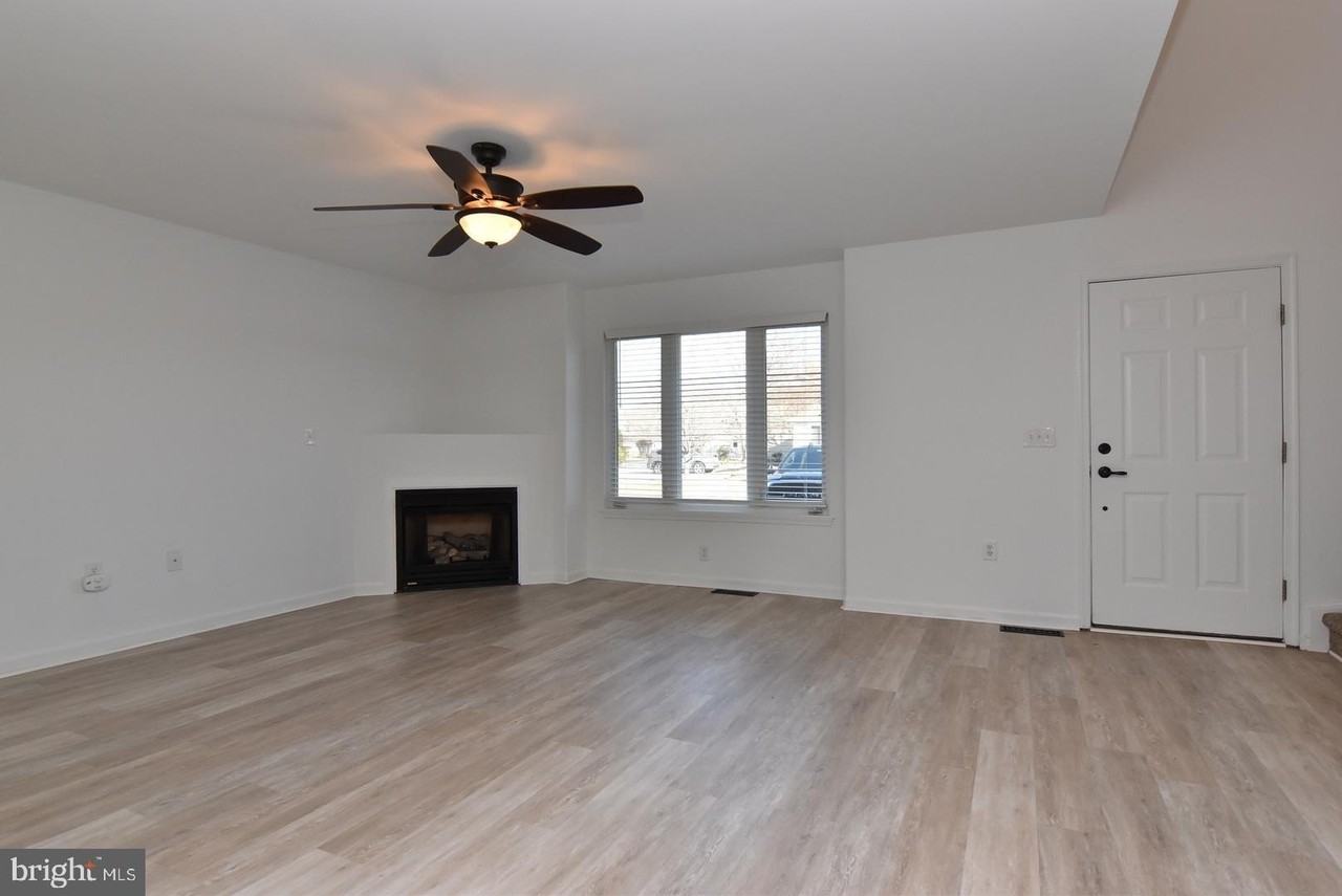 117 Lakeside Dr - Photo 5 of 30