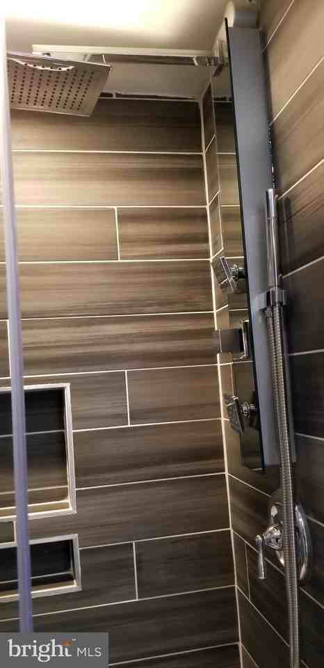 8233 Lyndhurst St - Photo 6 of 9