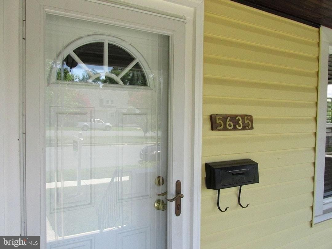 5635 Oregon Ave - Photo 3 of 32