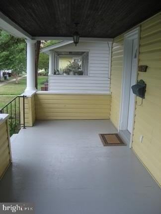 5635 Oregon Ave - Photo 6 of 32