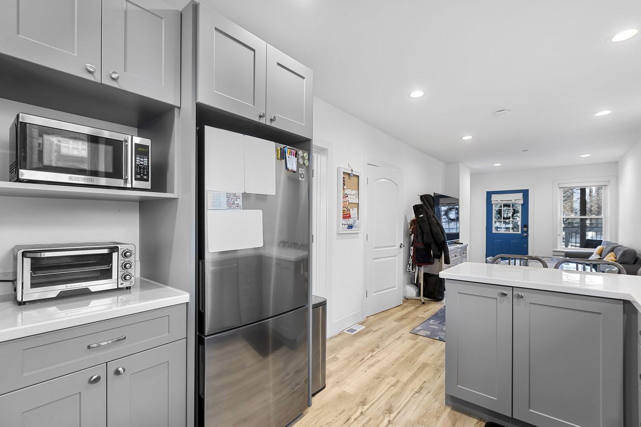 3144 N Spaulding Ave #1 - Photo 3 of 8