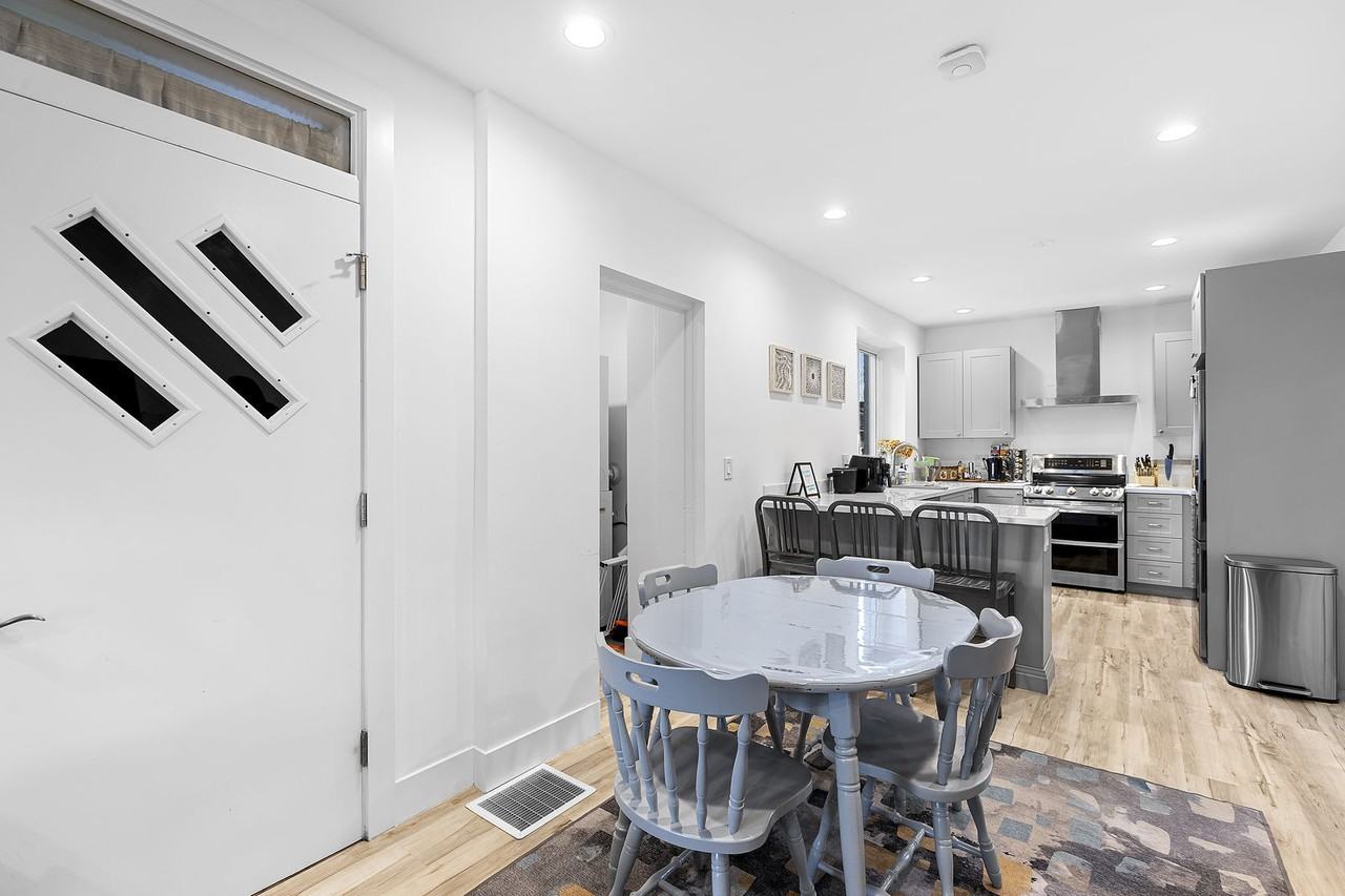 3144 N Spaulding Ave #1 - Photo 4 of 8