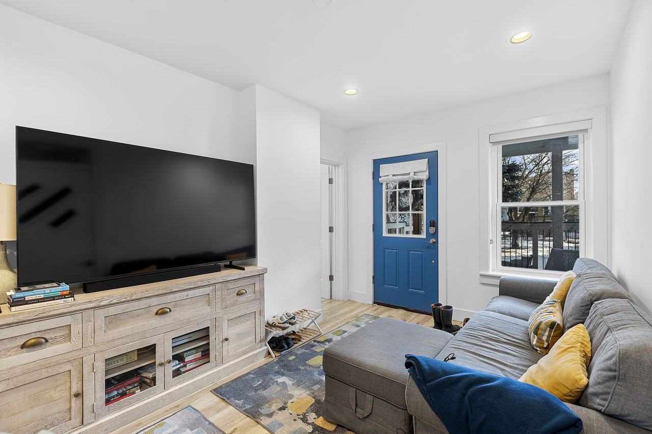 3144 N Spaulding Ave #1 - Photo 7 of 8