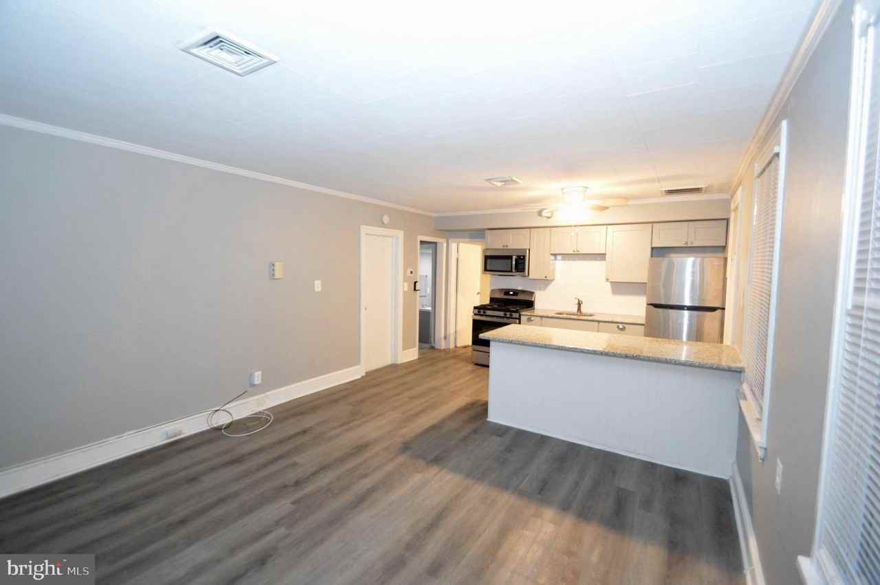 374 Farnsworth Ave - Photo 3 of 8