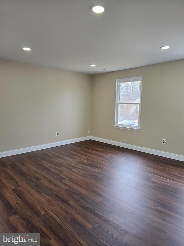 34 Spar Dr Unit B #B - Photo 6 of 29