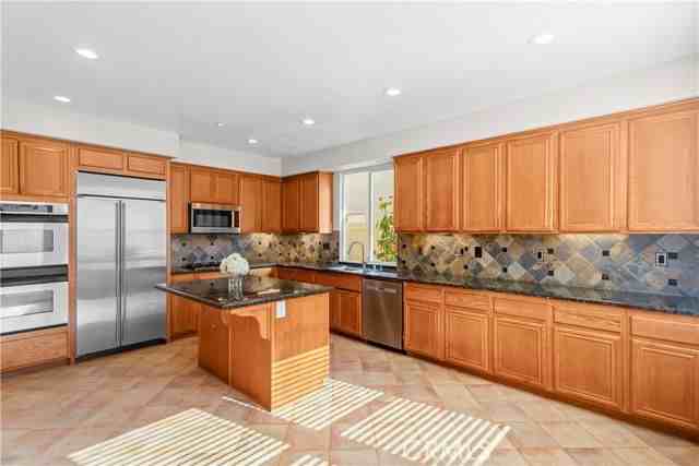 5356 Charlotta Dr - Photo 4 of 8