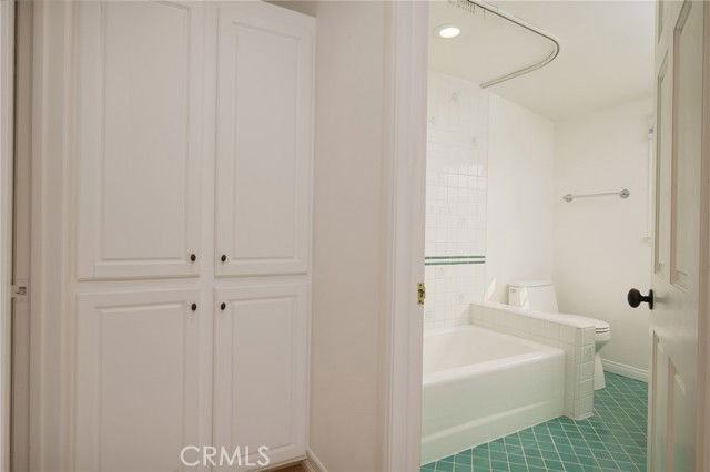 703 Orchid Ave - Photo 2 of 8