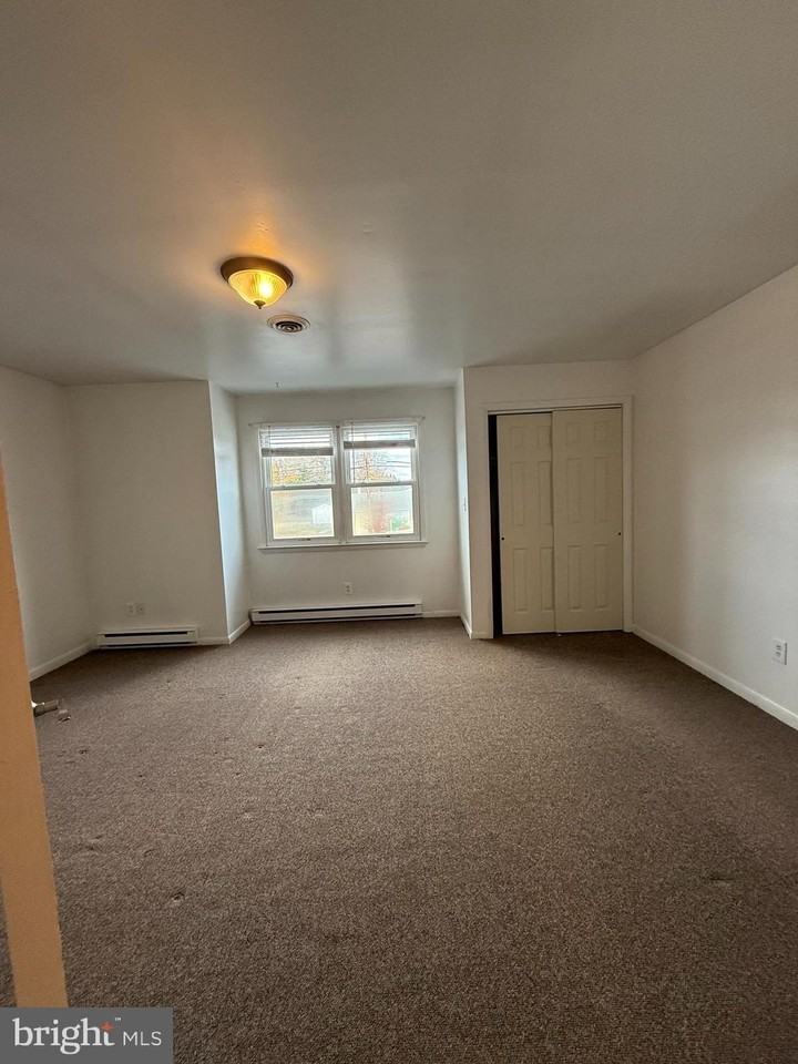 1123 Almond Rd Apt 2 #2 - Photo 5 of 9