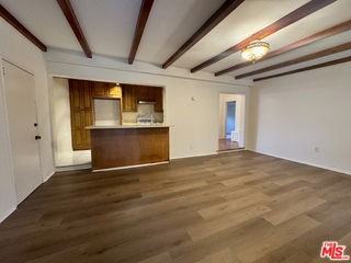 4085 Michael Ave - Photo 4 of 8