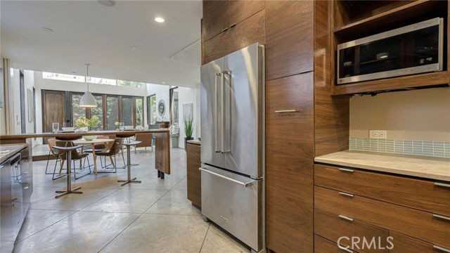 414 Venice Way - Photo 4 of 8