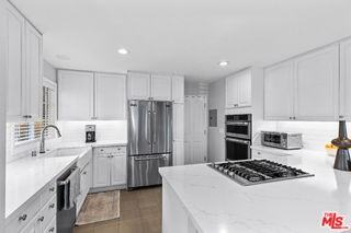 1144 Yale St #1 - Photo 3 of 8