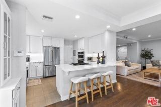 1144 Yale St #1 - Photo 4 of 8