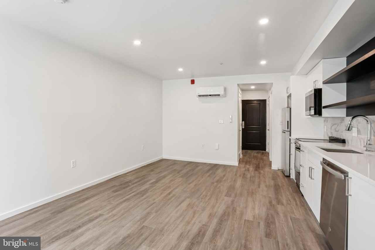 1201 VINE Street unit: Studio - Photo 5 of 44