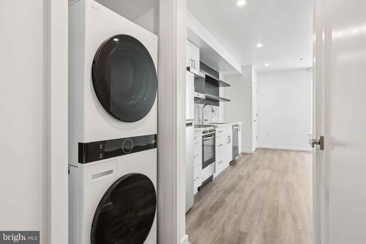 1201 VINE Street unit: Studio - Photo 4 of 44