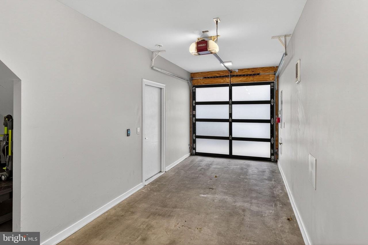 2528 E Albert St - Photo 4 of 37