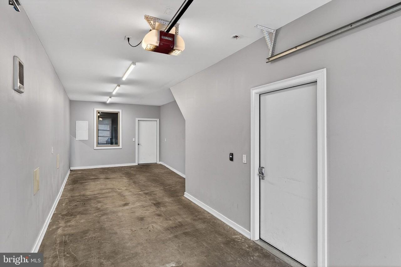 2528 E Albert St - Photo 5 of 37