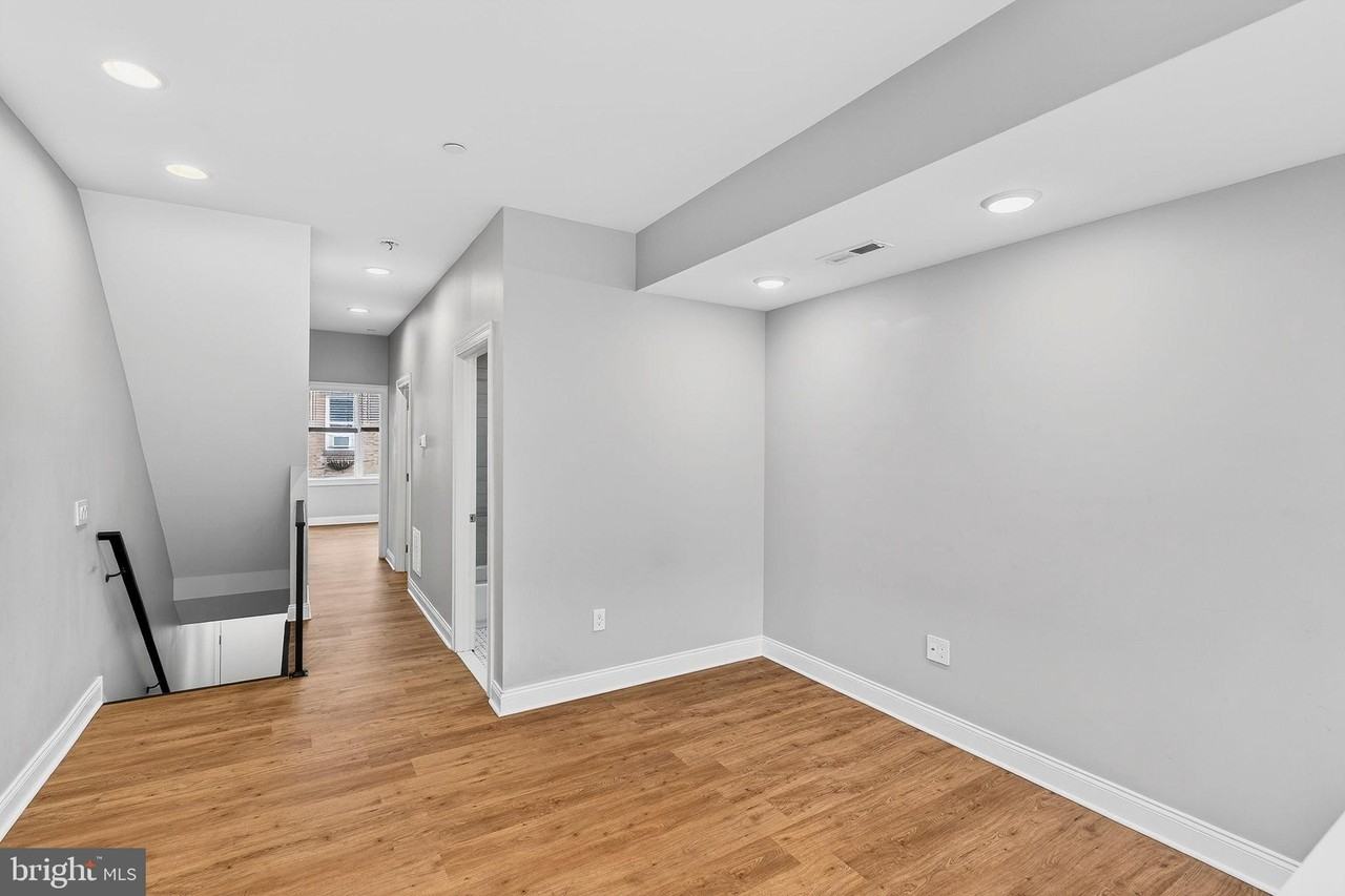 2528 E Albert St - Photo 6 of 37