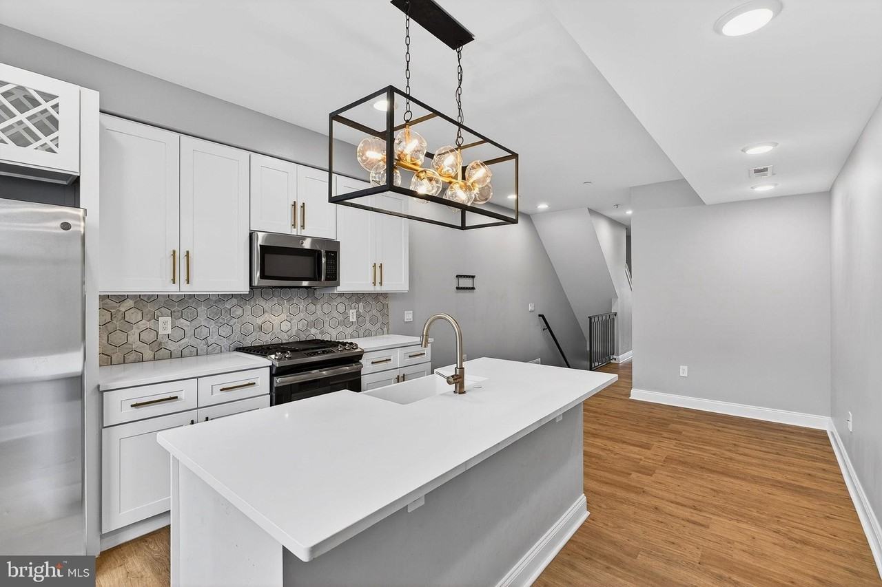 2528 E Albert St - Photo 7 of 37