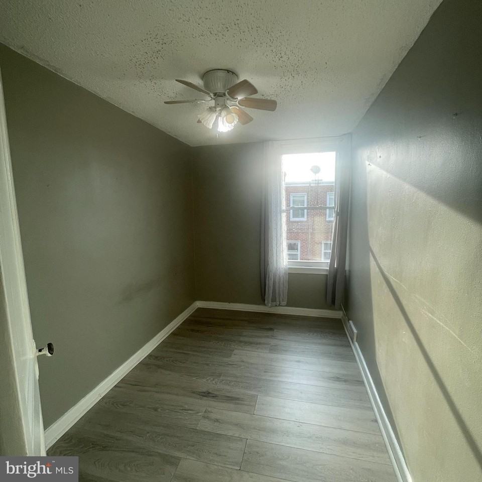 4416 Marple St - Photo 5 of 11