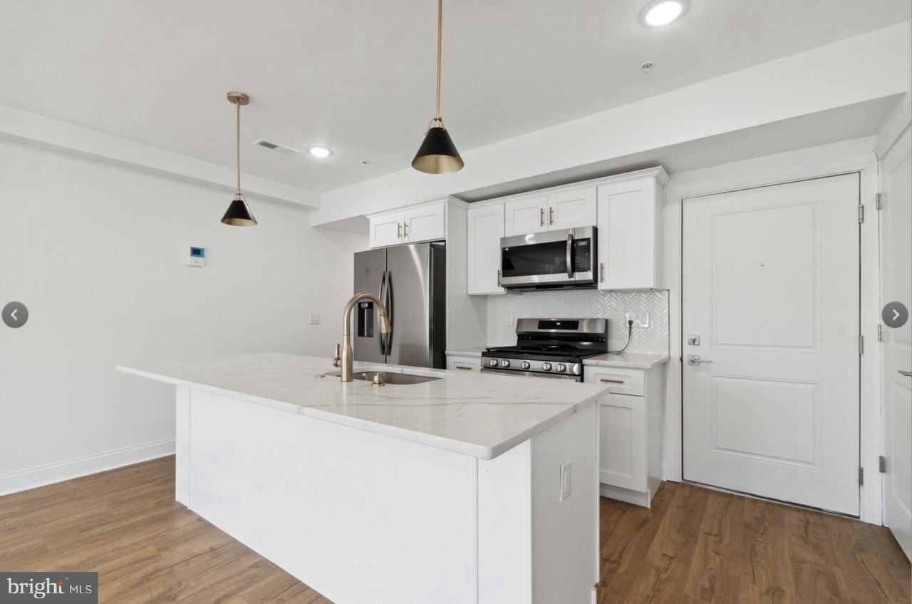 673 N Preston St Apt 4 #4 - Photo 3 of 9