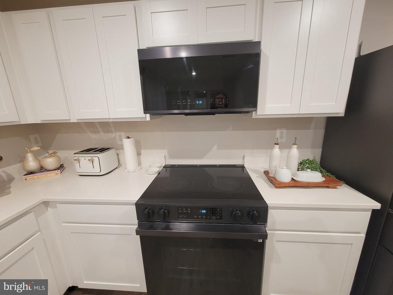 2582 Laurel Park Dr - Photo 4 of 22