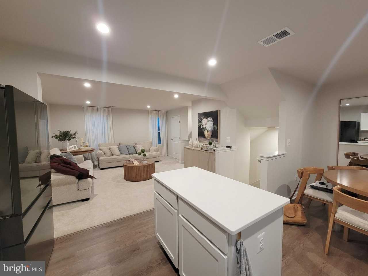 2582 Laurel Park Dr - Photo 6 of 22