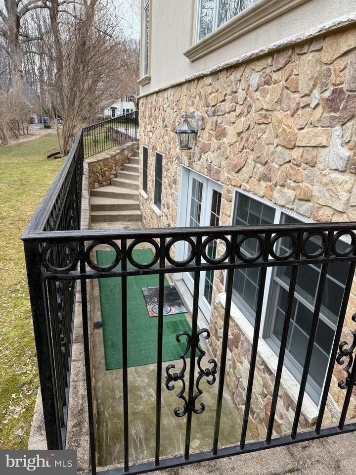 2964 Wilson Ave - Photo 2 of 16