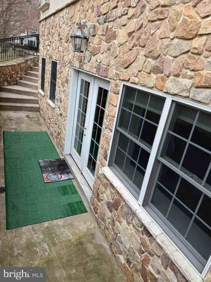 2964 Wilson Ave - Photo 3 of 16