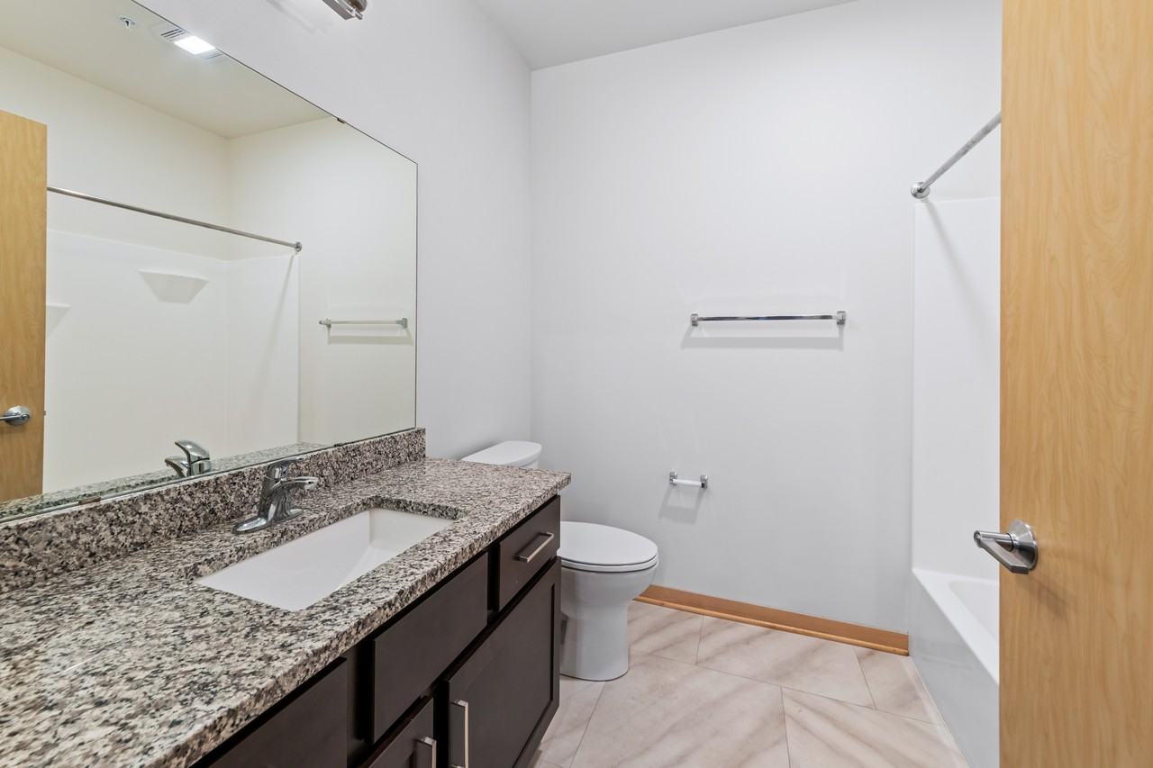 1121 S Park St #312 - Photo 4 of 31