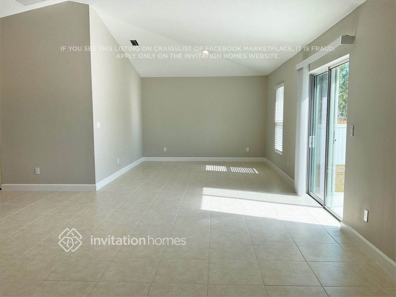 555 Gasparilla Ave Se - Photo 3 of 15