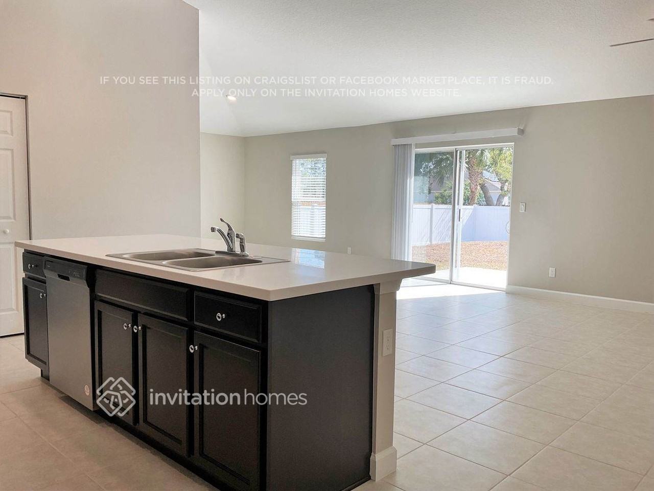 555 Gasparilla Ave Se - Photo 4 of 15