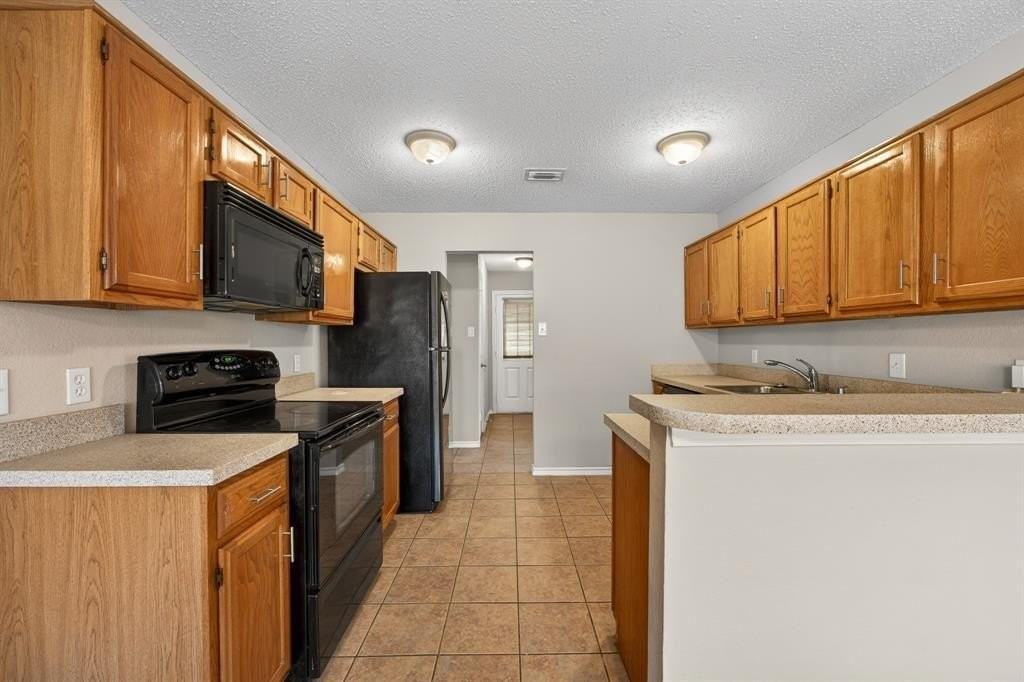 2803 Glen Hollow Cir - Photo 5 of 15