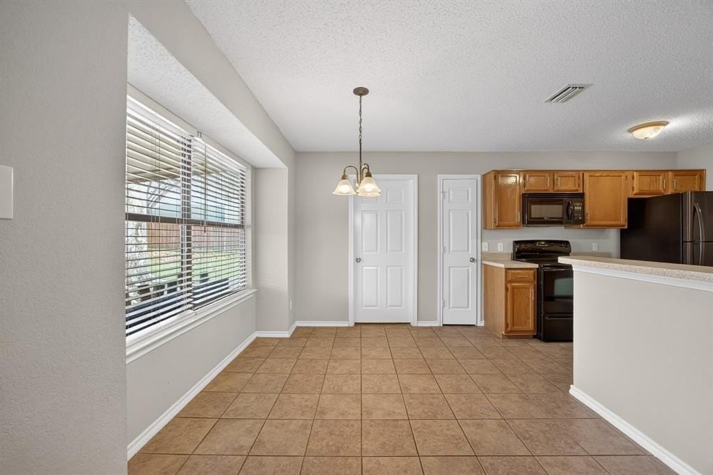 2803 Glen Hollow Cir - Photo 6 of 15