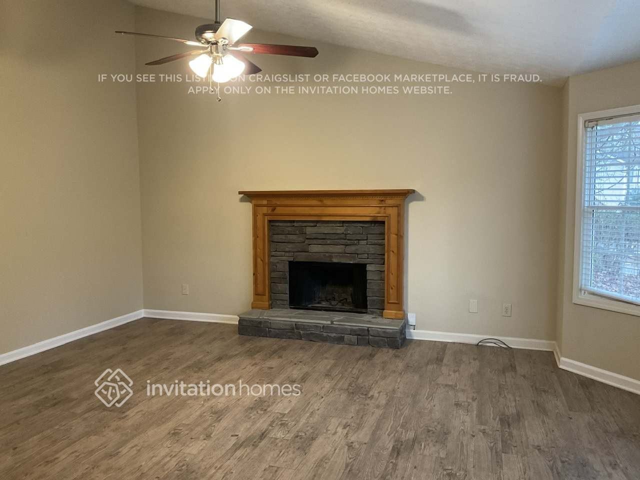 240 Blake Dr - Photo 2 of 11