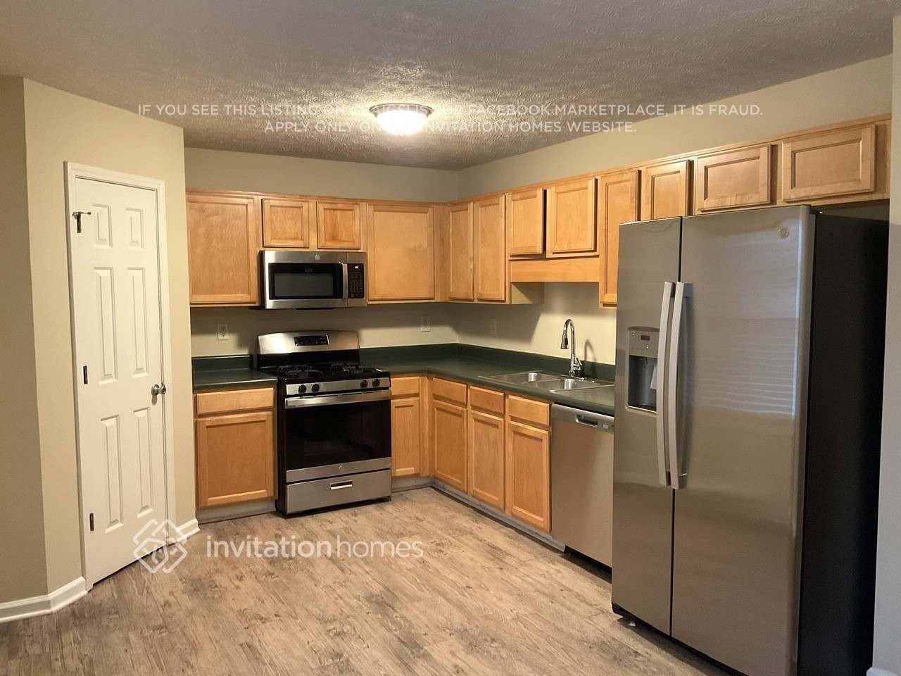 240 Blake Dr - Photo 3 of 11