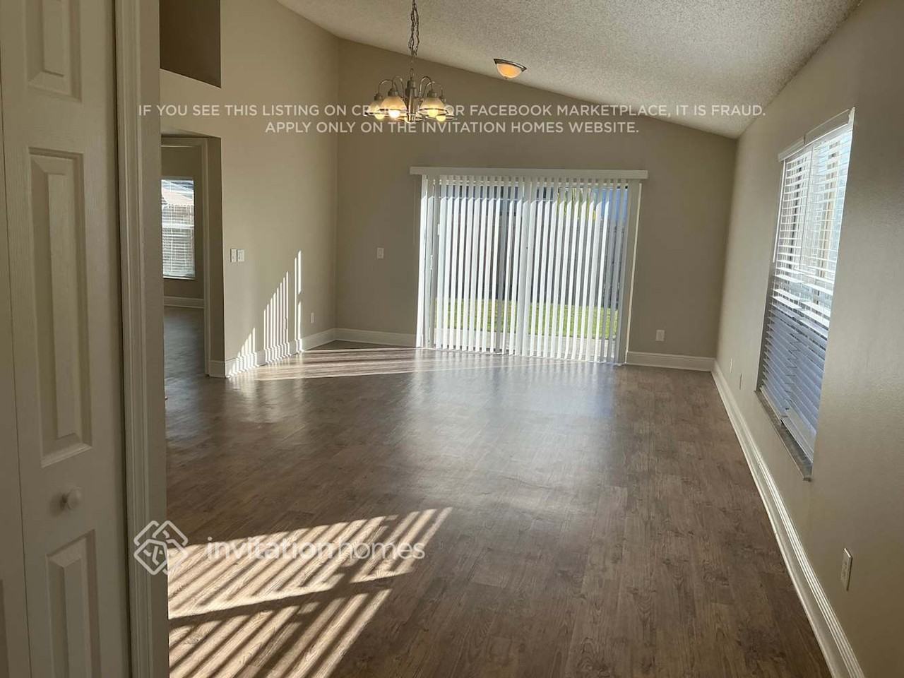 1718 Snaresbrook Way - Photo 4 of 17