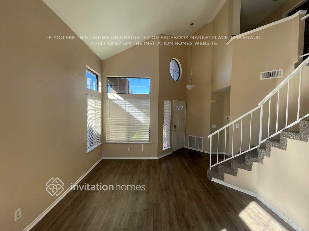 1471 Keepsake Ln - Photo 3 of 20