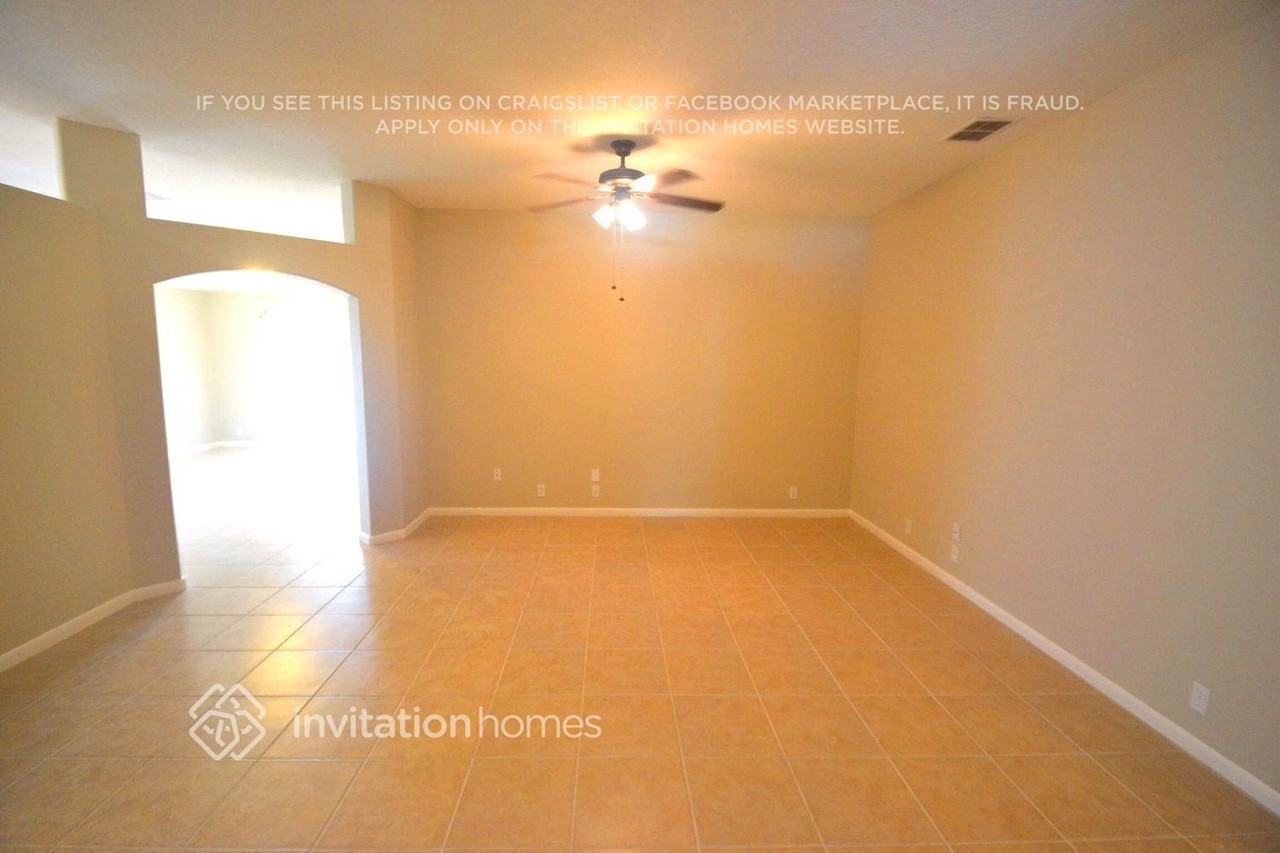 3042 Bellflower Way - Photo 2 of 13