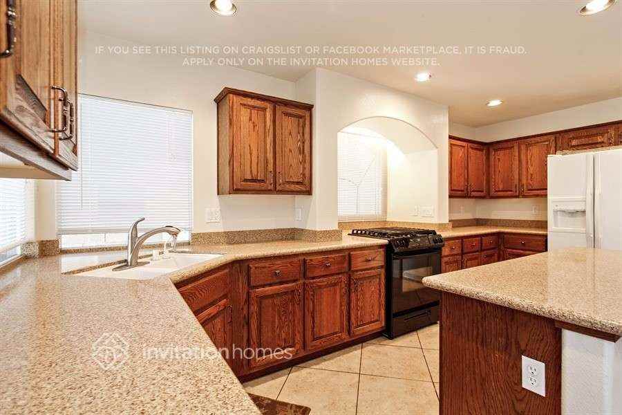 10870 Fishers Island St - Photo 5 of 19