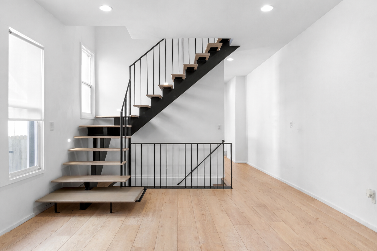 1517 S Alabama St - Photo 2 of 12