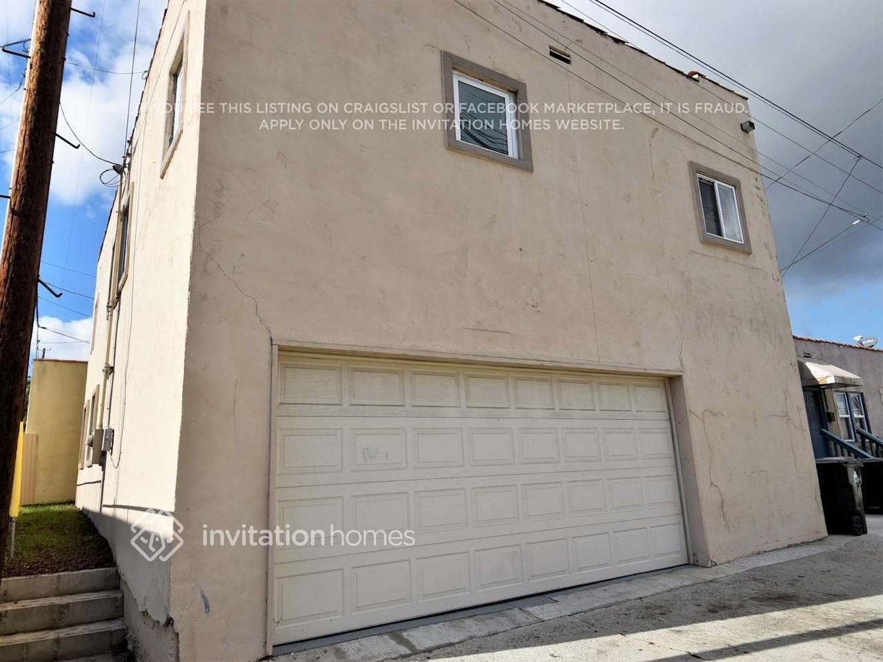 1031 W 12th St - Photo 2 of 21