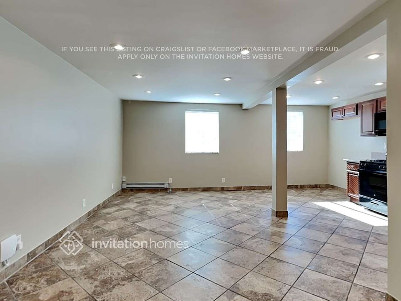 1031 W 12th St - Photo 7 of 21