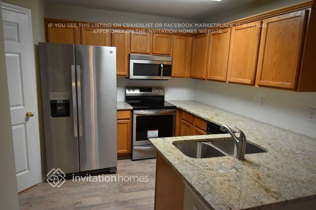 2909 Albright Cmns Nw - Photo 4 of 11