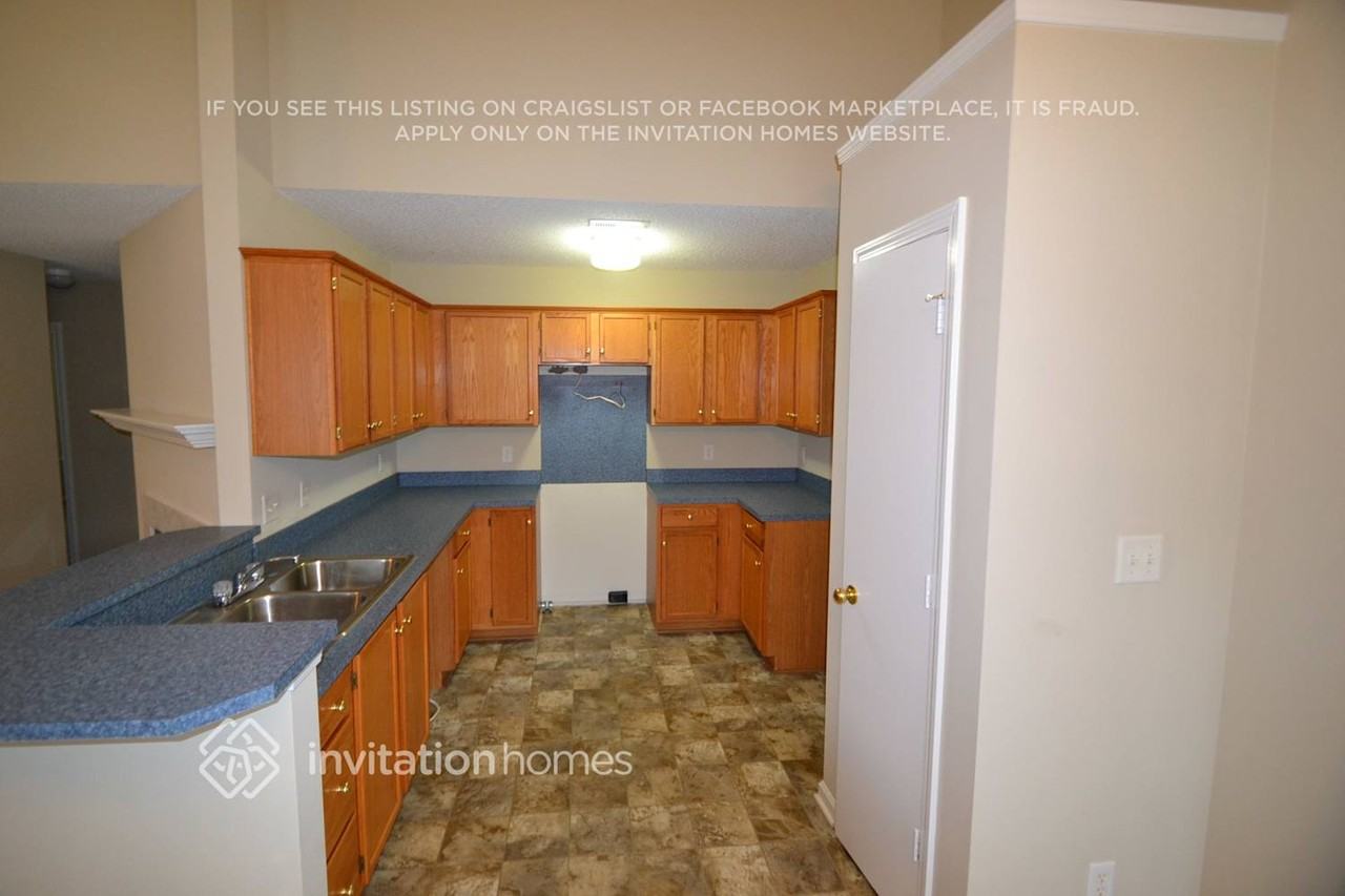 5308 Wisbech Ct - Photo 4 of 10