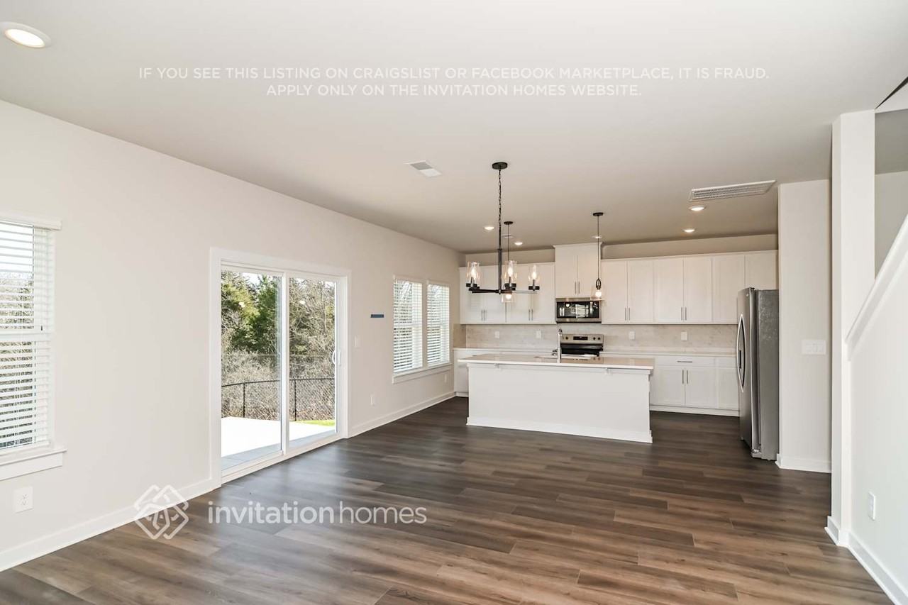 1211 Bluffton Cir - Photo 6 of 18