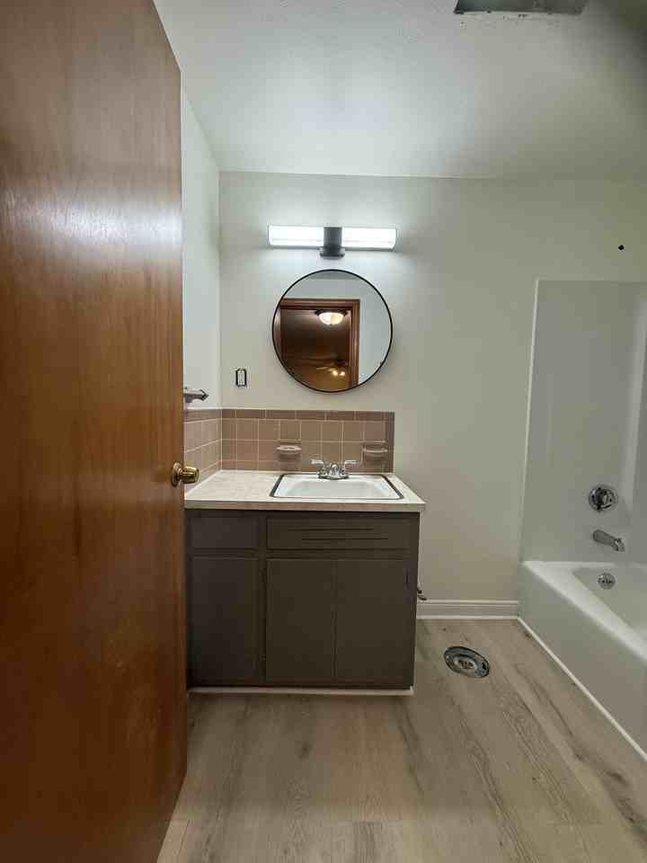 73 Shawn Dr #2B - Photo 3 of 7