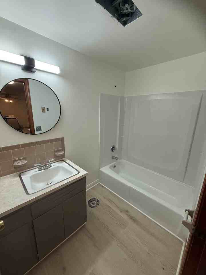 73 Shawn Dr #2B - Photo 6 of 7