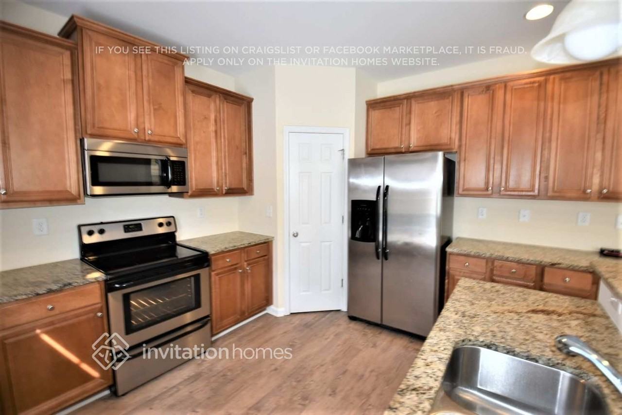 5519 Chatham Cir - Photo 3 of 13