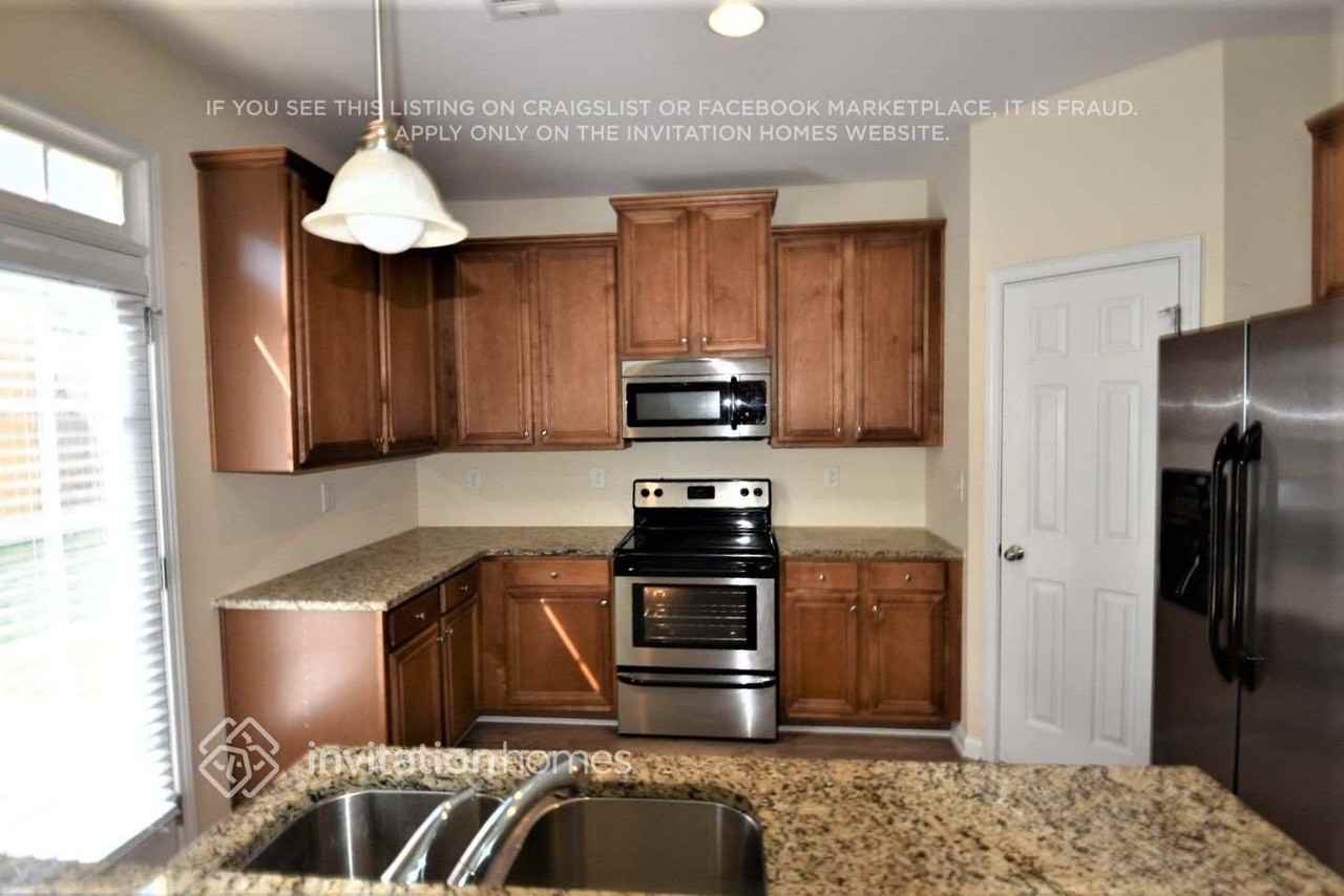 5519 Chatham Cir - Photo 4 of 13